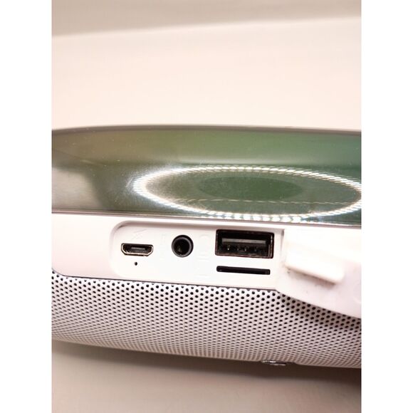 BILLBOARD BB6901 LED Disco Light IPX4 Waterproof Wireless Bluetooth Speaker - Picture 6 of 9